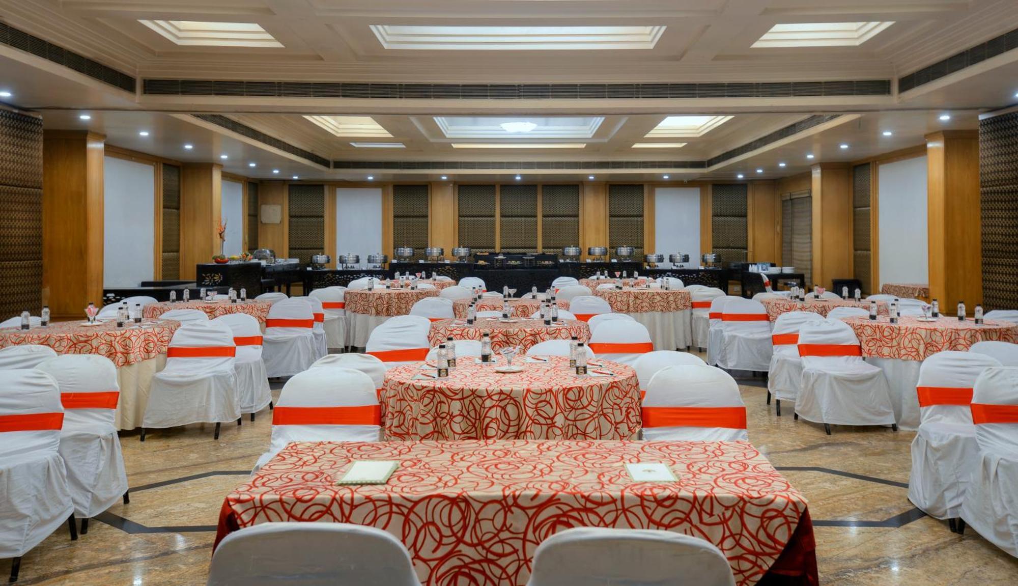 Treehouse Hotel Club & Spa Dharuhera Luaran gambar